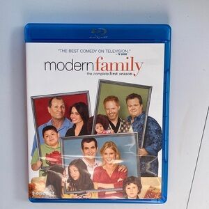 Modern Family season 1 Blue Ray